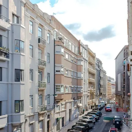 Plum Guide - Facsimile * Lisbon